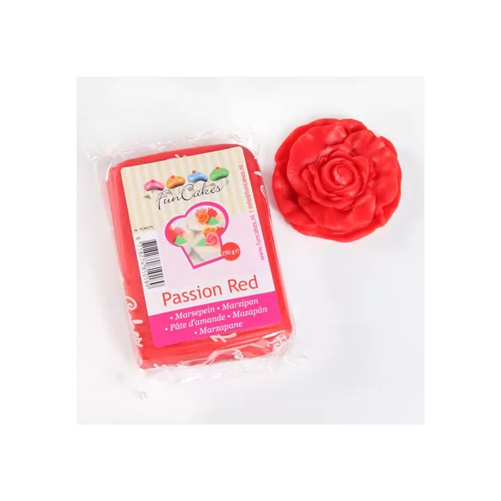 Funcakes с красной миндальной пастой