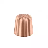 Um verdadeiro molde tradicional de cannelé de cobre, com 5,5 cm de diâmetro