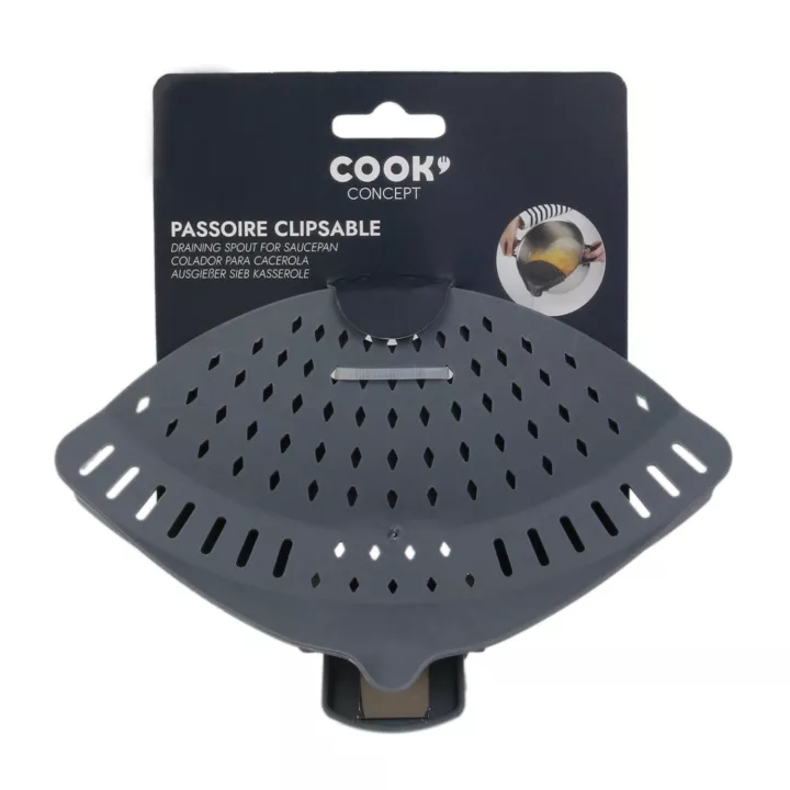 Colander spout for saucepan