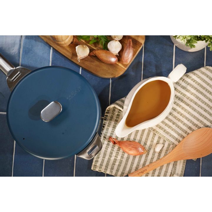 The wonderful 16cm diameter blueberry Cookut stainless steel saucepan