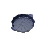 A fantástica forma de torta Cookut Blueberry com faca.
